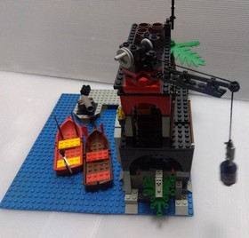 LEGO System Pirates Skull Island 6279 In 1995 Used Retired