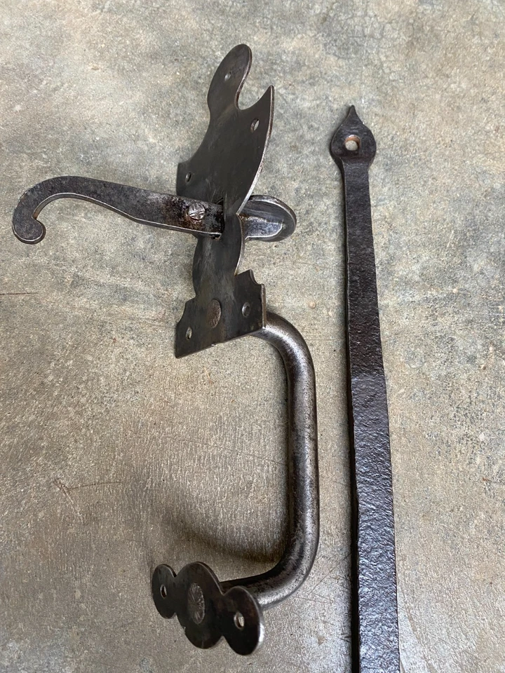 ANCIEN LOQUET A POUCIER DE PORTE ET SA BARRE , verrou ferrure - Photo 3/3