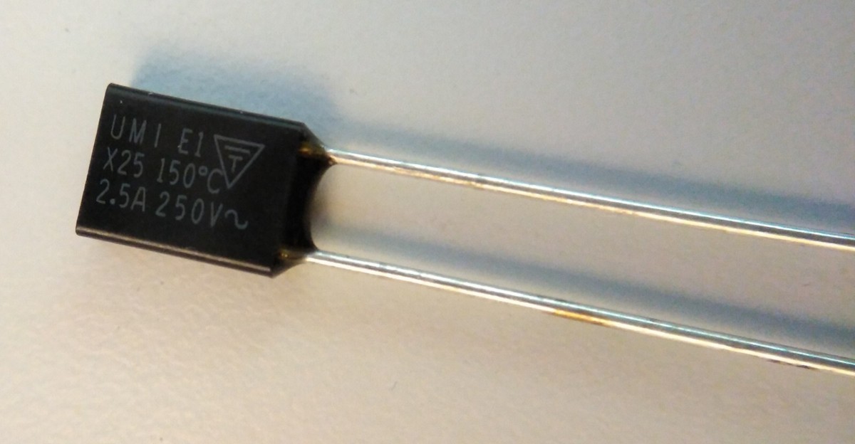 Q82 A 90 05 100 | Limitor Thermal Fuse 90 °C, 2.5 A, 250 V ac | RS
