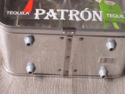 FUNDA CON CERRADURA DE ALMACENAMIENTO DE TEQUILA PATRÓN Y 4 BOTELLAS DE VIDRIO CON CORCHO/CINTA Ea: 375 ml - Imagen 2 de 11