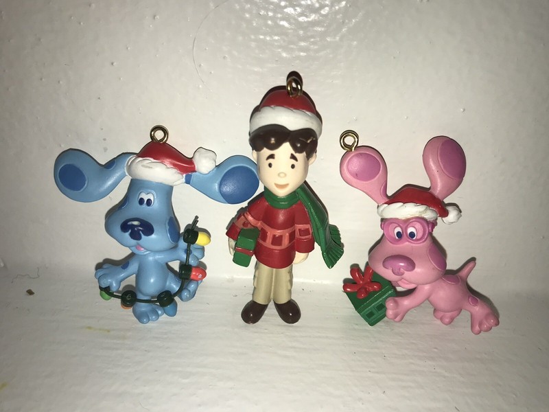 Blues Clues Holiday Ornament Set Magenta Blue Joe Nickelodeon Carlton Cards 2003