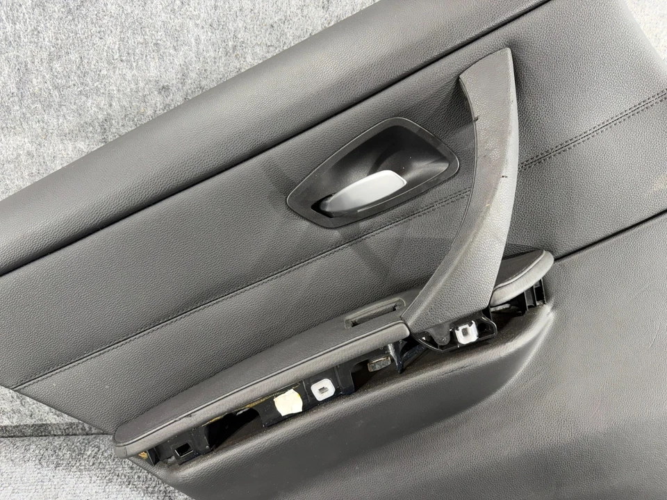 6-11 BMW E90 335 328 M3 Sedán Puerta Trasera Izquierda Panel de Tarjetas Borde Cuero Negro OEM Foto 4 de 4