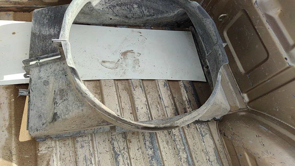 Silverado 1500 1999-2004 cubierta del ventilador de refrigeración del radiador carcasa de plástico original 5,3 l Foto 3 de 4