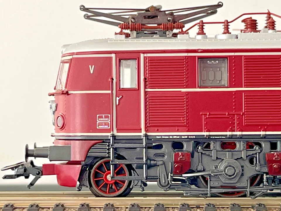 MARKLIN 3469 - BR E 19 - DB - H0 - 3 BINARI - ANALOGICO-DIGITALE - NUOVO -... - Immagine 4 di 4