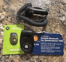 Motorola T305 Portable Bluetooth Hands-Free Car Speakerphone w/ Charger Cord