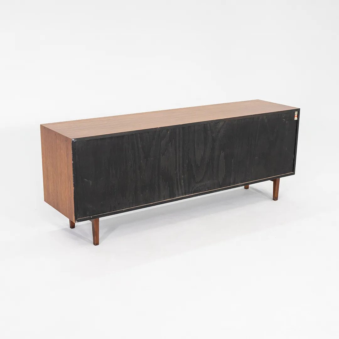 1950s Florence Knoll Credenza in Solid Walnut with Leather Pulls
