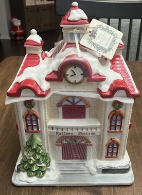 Ridgefield Home Holiday Time Cookie Jar Canister Christmas railway station 