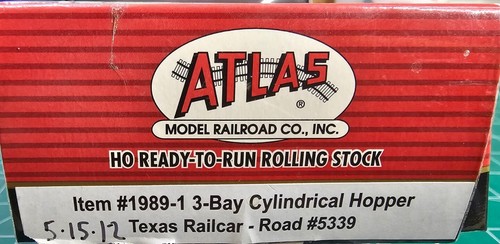 1989-1 Atlas TRLX Texas Railcar Cylindrical 3-Bay Covered Hopper - Picture 2 of 8