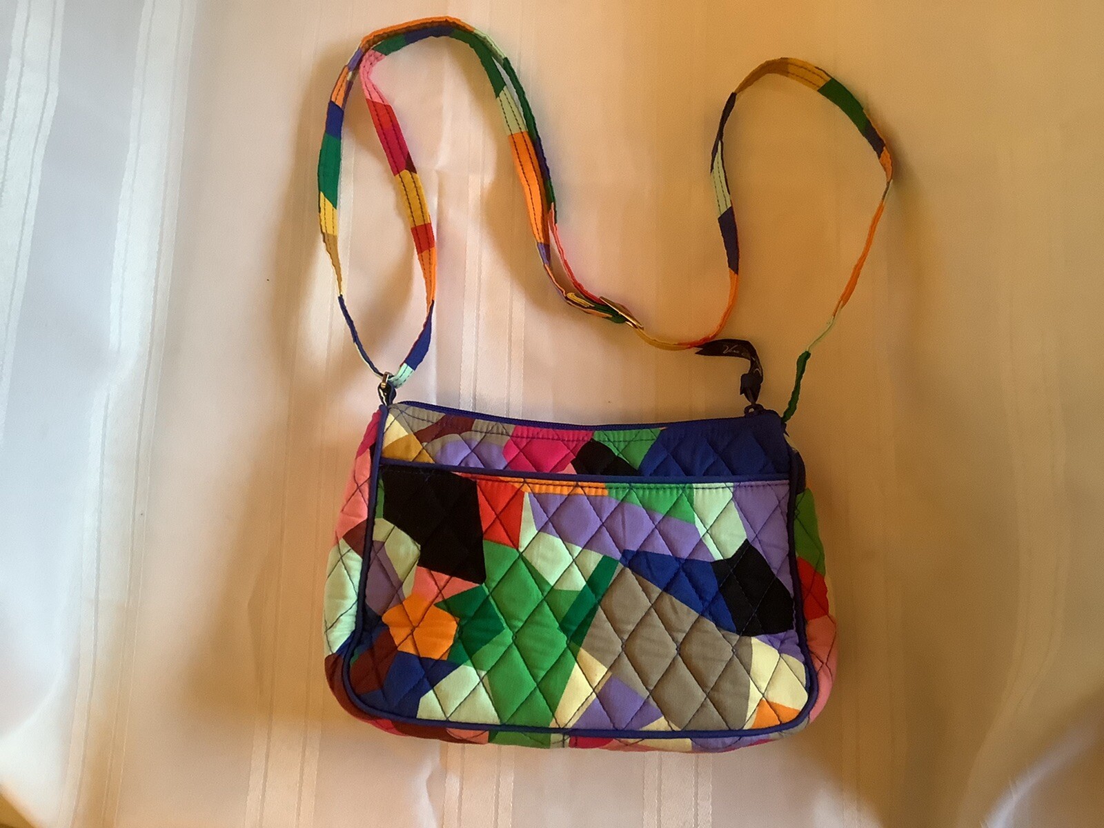 VERA BRADLEY GEOMETRIC PATTERN SMALL CROSSBODY PU… - image 2