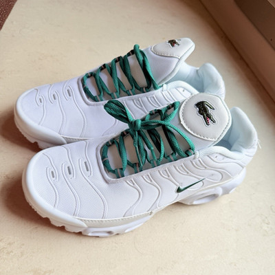Nike Air Max Plus TN Herren Sneaker Weiß/Grün EU 41 Low Top Schnürung Wolle
