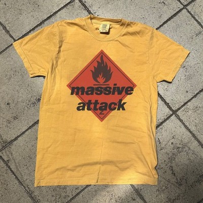 Massive Attack 'Blue Lines' Yellow Basic T shirt Men Women tee NH27673