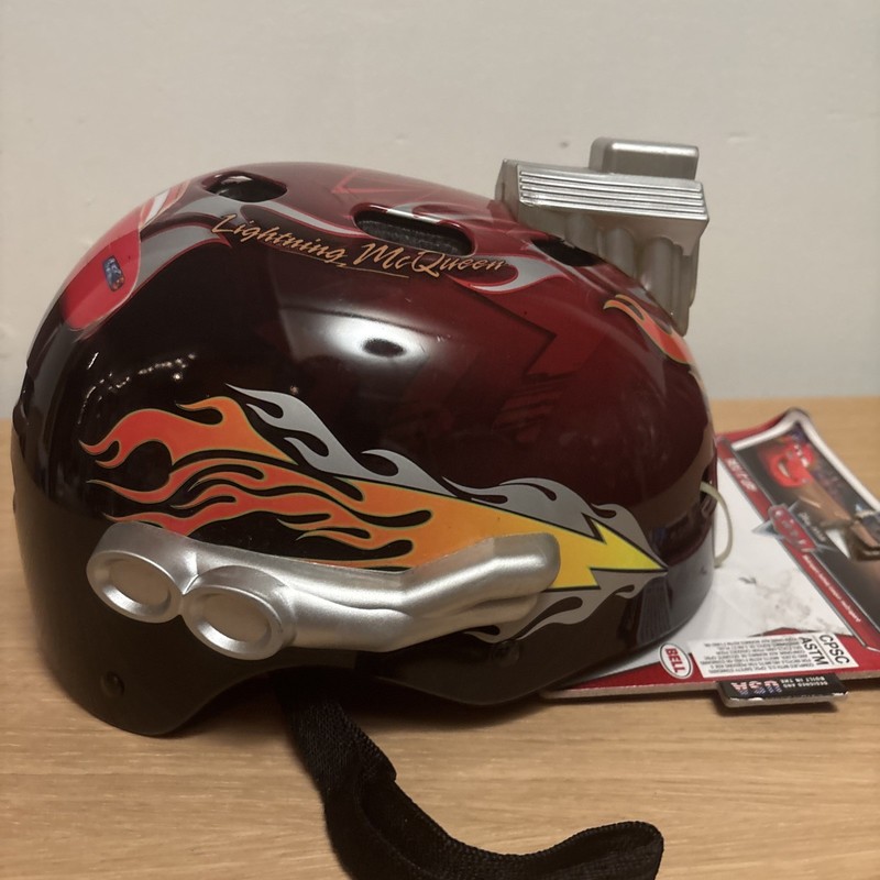 CARS PIXAR Disney Helmet  KIDS (Bell) Lightning McQeen 3D Rev It Up MULTI SPORT