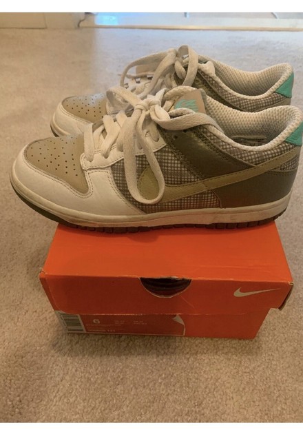 lime green nike dunk