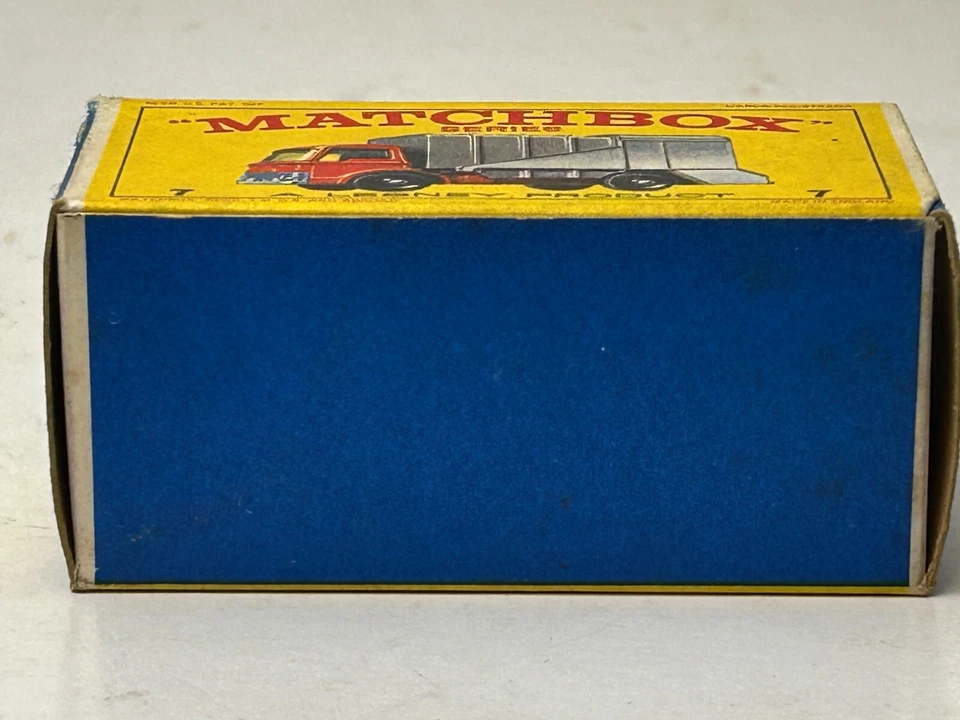 Matchbox No. 7 Refuse Garbage Truck with Original Box, Nice - Image 4 of 4