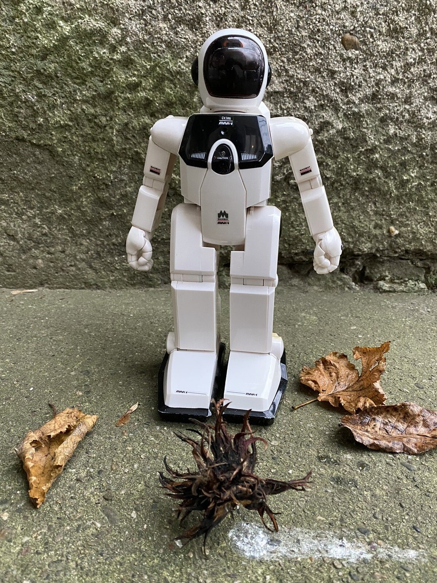 Rare vintage robot silverlit maxibot max 386 (some yellowing) retro Space  Man