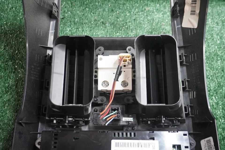 Dodge Grand Caravan 2008 2009 2010 radio bisel panel de control de aire acondicionado OEM 55111807AI Foto 4 de 4