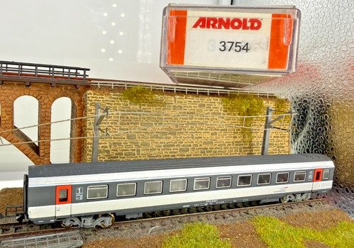 ARNOLD N 1:160 SNCF CARROZZA 1st CLASS EPOCA IV ref.3754 CON SCATOLA ORIGINALE | Condition: Usato