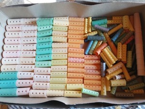 Lot of 100+ Vintage Hair Rollers Curlers–Nesting Retro Plastic–Mixed Sizes USA
