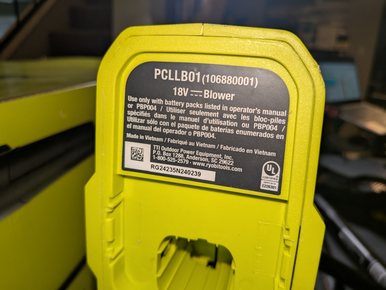 Ryobi 18V String Trimmer/Edger & Jet Fan Blower Kit 4Ah Battery & Charger