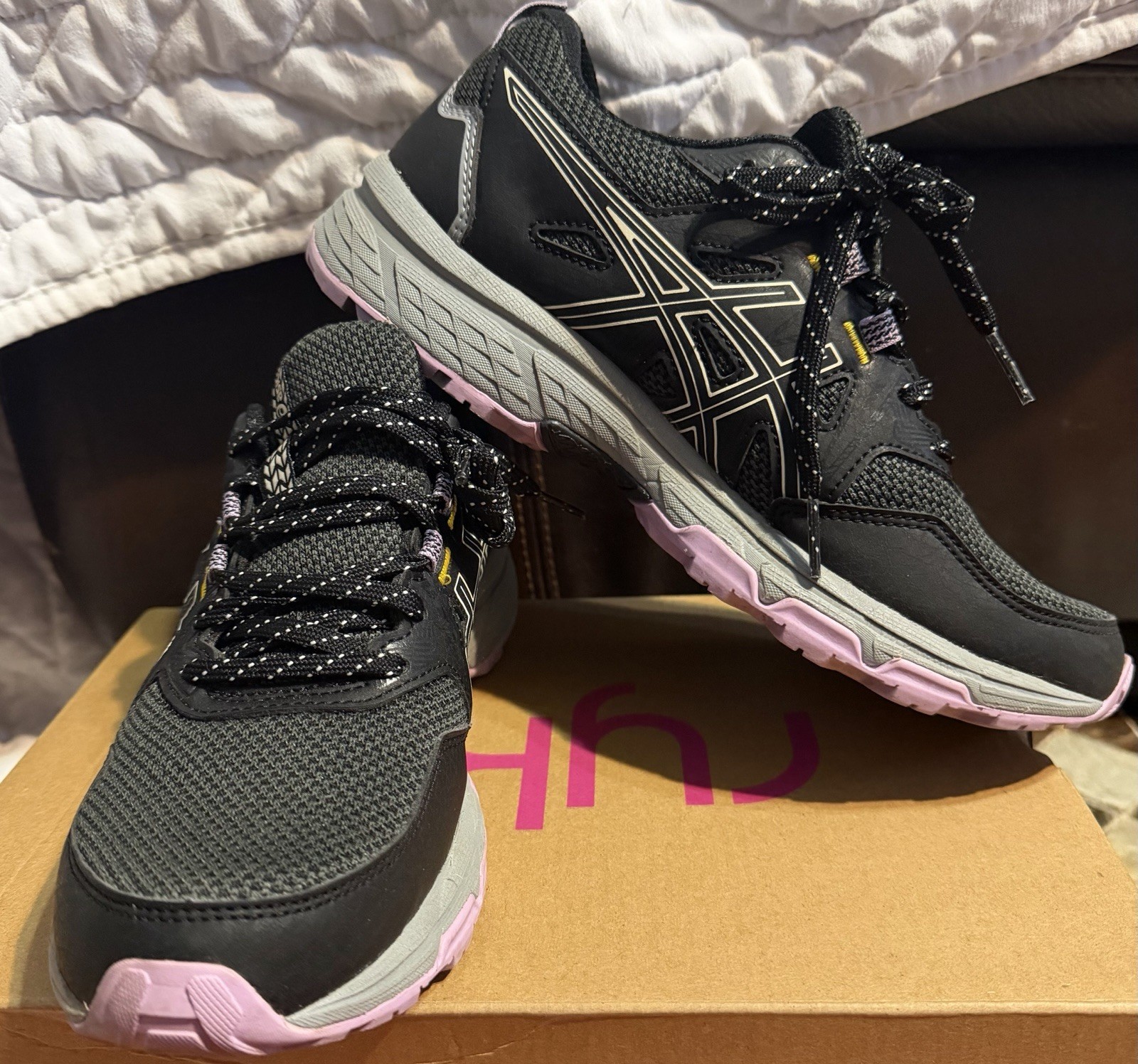 Asics Women’s Gel Venture 8 Sneakers Size 7