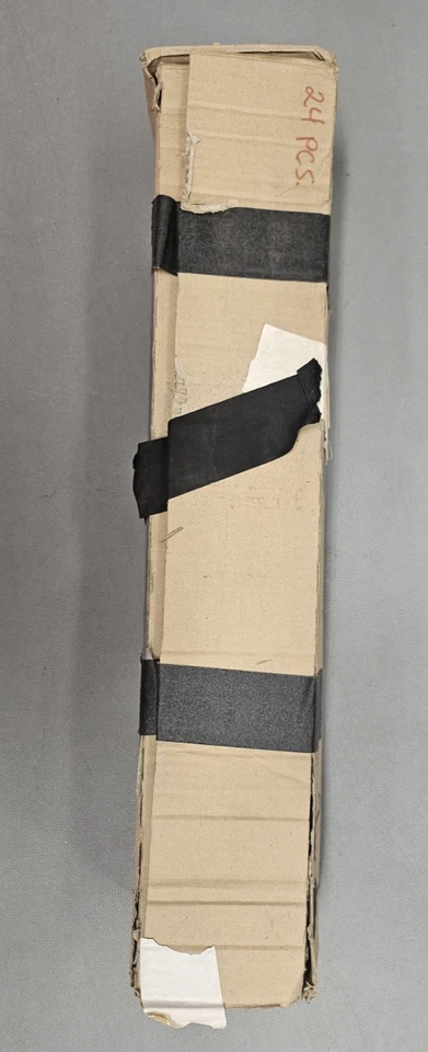 Movie-Tone 3200K - F17T8 - MT3200 - 2FT - 18 Bulbs - NEW OLD STOCK - Image 3 of 4