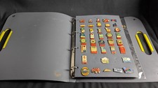 Album Classeur Vintage 92 Pin's Folies Coca-Cola Total McDonald's Astérix