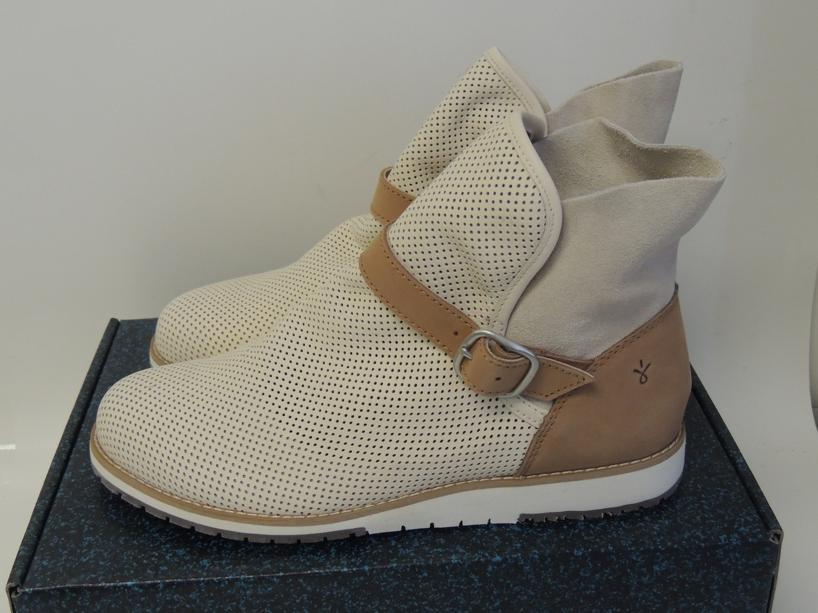 emu lorne boot