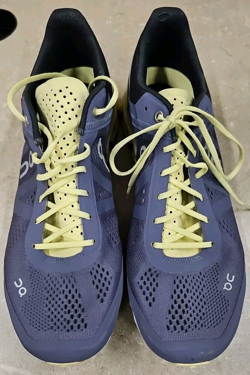 On Cloud Cloudflow Smoke/Limelight Running Sneakers ON Women main image 4