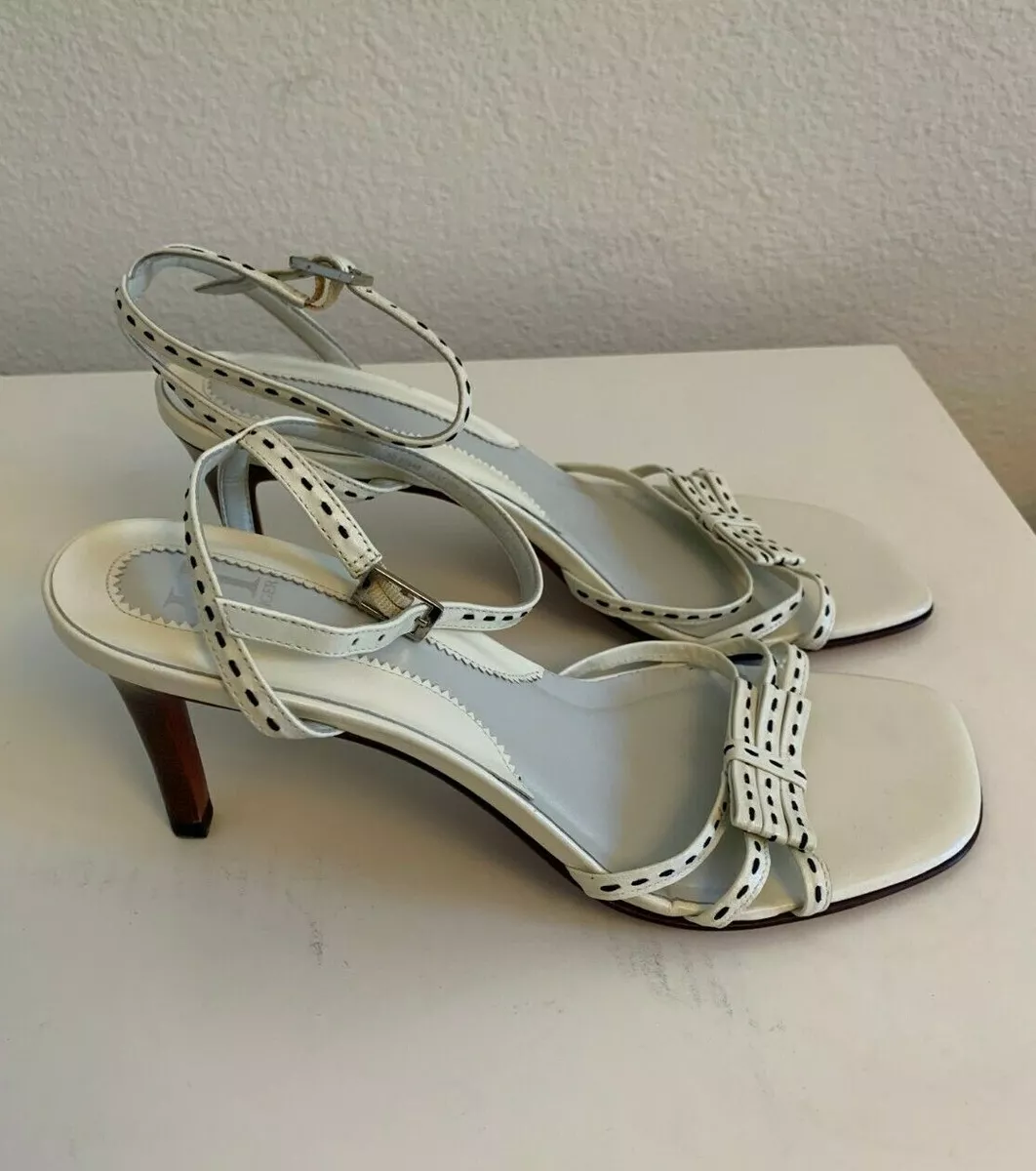 Tommy Hilfiger White Pumps w Black Stitching Detail sz 6.5. Excellent. So Cute