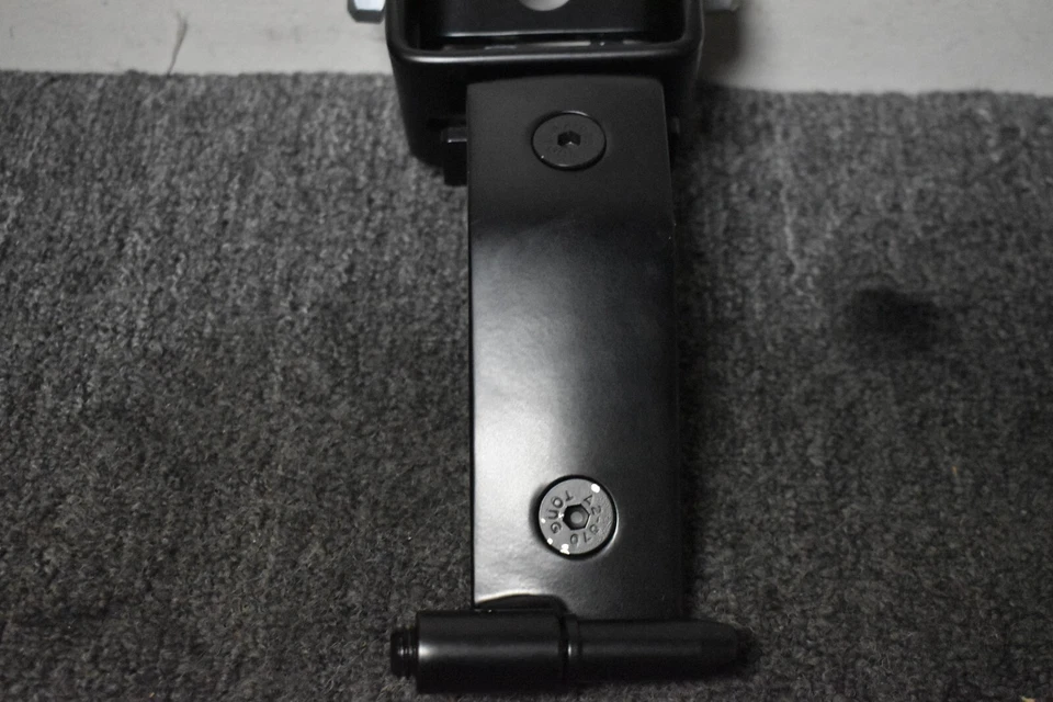 MERCEDES BENZ G550 2009-2015 BASE CEPILLO PROTECTOR SOPORTE IZQUIERDO FÁBRICA OEM Foto 3 de 4