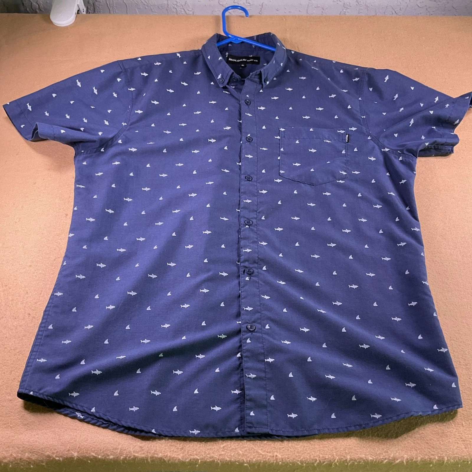 Molokai Surf Co Mens XL Navy Blue Shark Print Short Sleeve Button Down Shirt