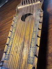 Vintage Lap Harp Cyther Drewniany instrument strunowy Sztuka ludowa Prymitywna dekoracja