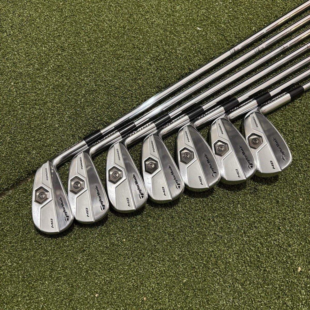 2011 TaylorMade Tour Preferred MB Iron Set 4-PW / Dynamic Gold