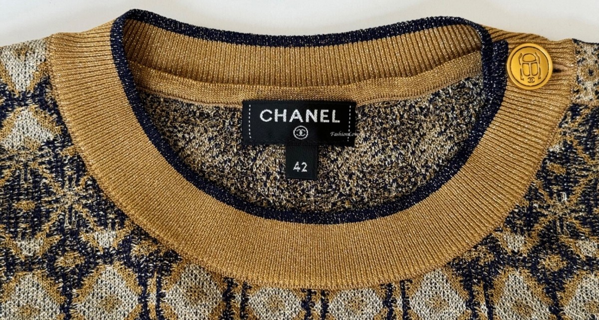 19A $2350 19A EGYPT CHANEL GOLD NAVY METALLIC CC KNIT SWEATER 42