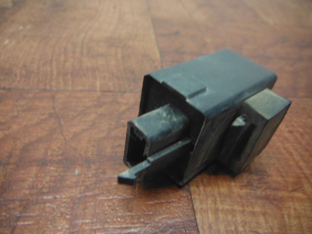 yamaha TURN SIGNAL BLINKER RELAY FLASHER SWITCH 3YA-83350-00-00