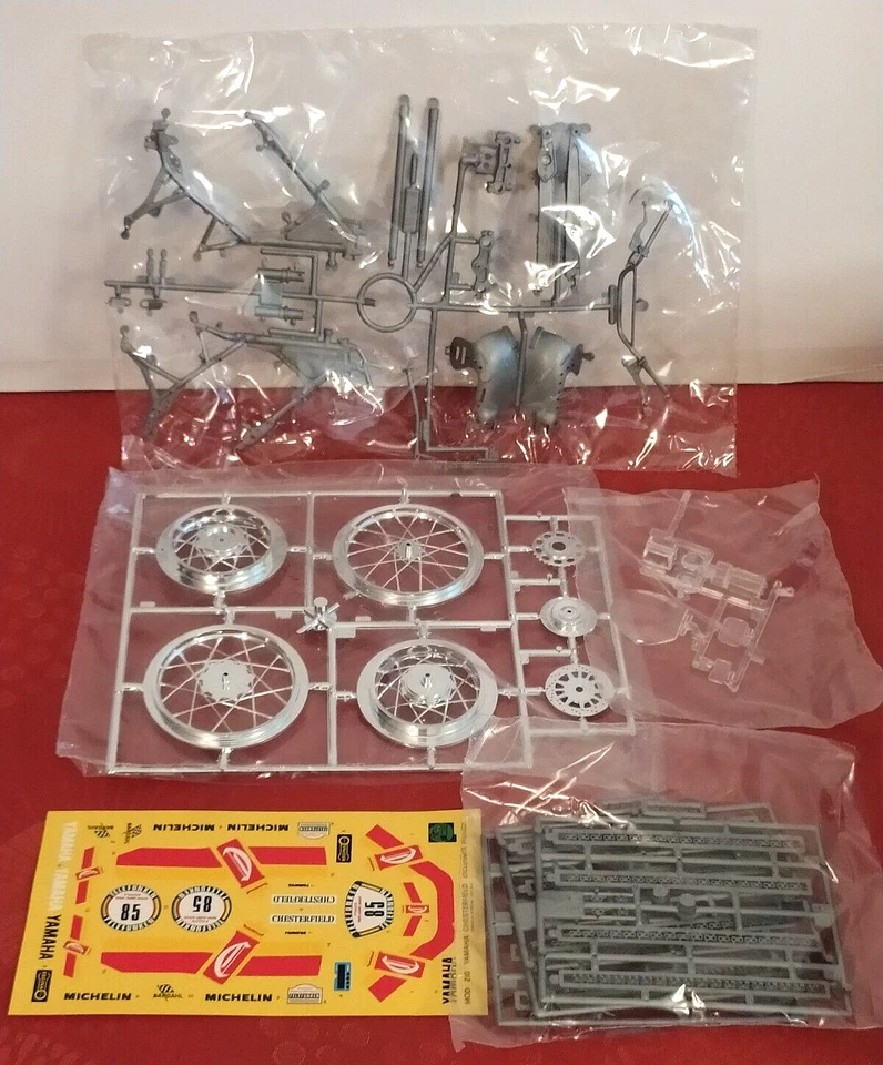 PROTAR USATO 1:9 KIT MOTO PLASTICA  YAMAHA TENERE' 660 C.C.  ART  210 - Immagine 4 di 4