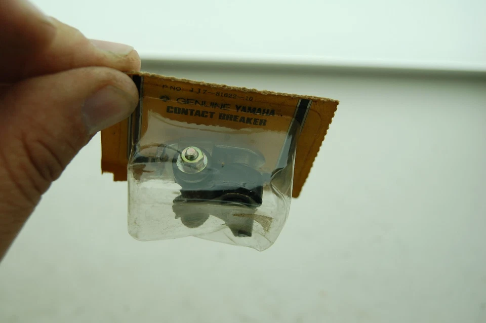 NOS 1977 YAMAHA XS750-2D 750 OEM PUNTOS DE INTERRUPTOR DE CONTACTO DERECHO DERECHO DERECHO 1J7-81622-10-00 Foto 3 de 4