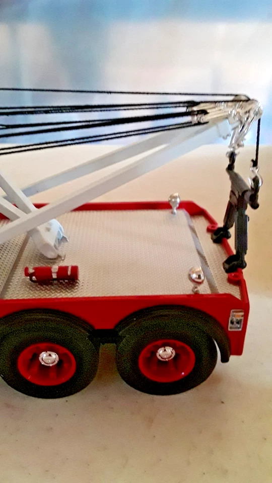 First Gear FDNY MACK R800 Truck with Holmes Wrecker - Rare & Needs Repair (DC300 - Image 4 of 4