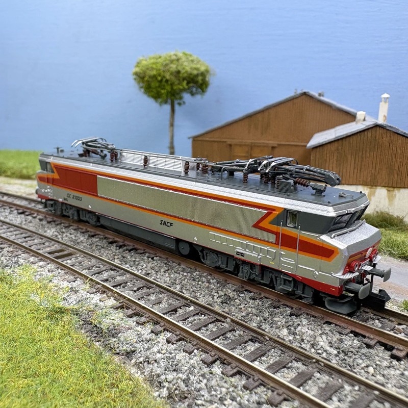 Locomotive CC 21003 SNCF argent pour animer vos réseaux ferroviaires miniatures