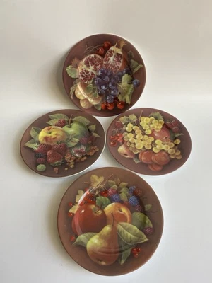 Porcelaine de Limoges France French Home Fruit Motif Plates 7 1/4"D Set of 4 - Image 1 of 4