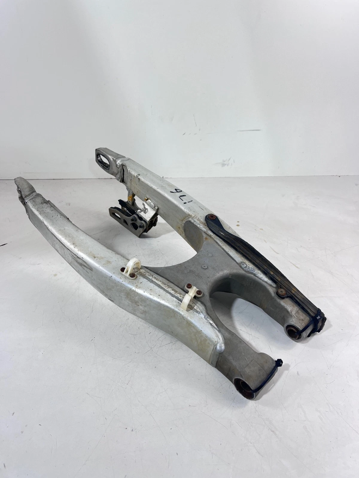 2014 YAMAHA YZ450F OEM REAR SWINGARM ASSEMBLY 1SL-22110-00-00 #176