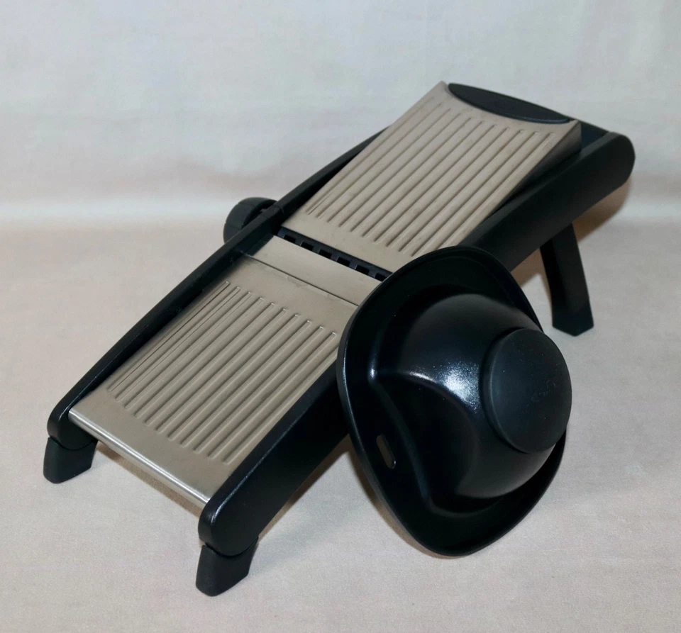 OXO 良好握把曼陀林切片机 ~ 直筒和装饰食品切片机 ~ 说明 — 第 3/4 张图片