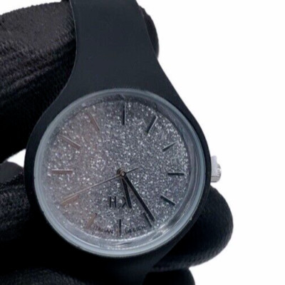 DAMEN- ODER MÄDCHENUHR SCHWARZES ARMBAND UND MODISCHES GLITZEREFFEKTZIFFERBLATT