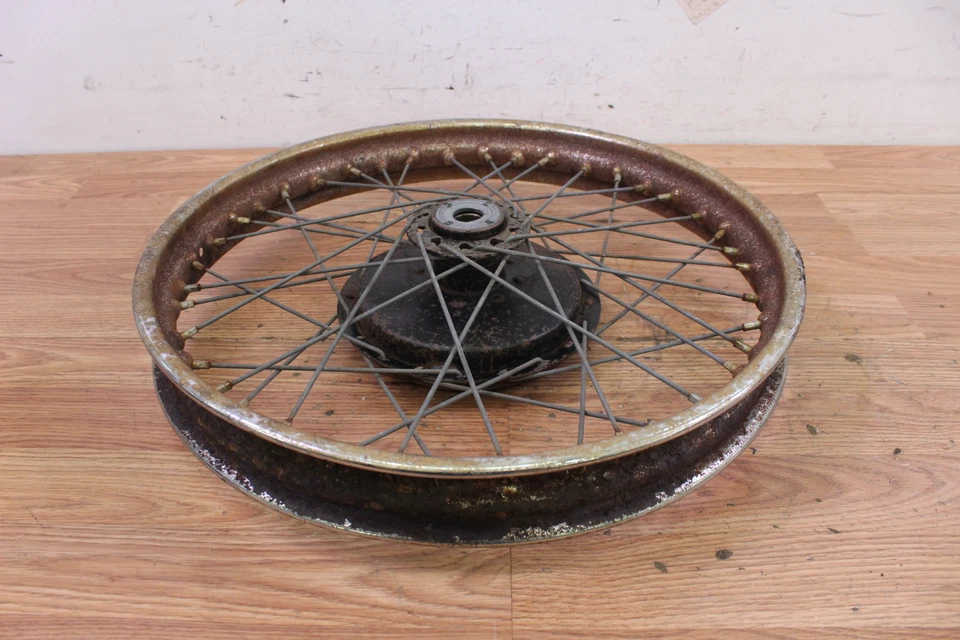 1968 BSA VICTOR 441 Front Wheel Hub Rim Assembly Foto 3 de 4
