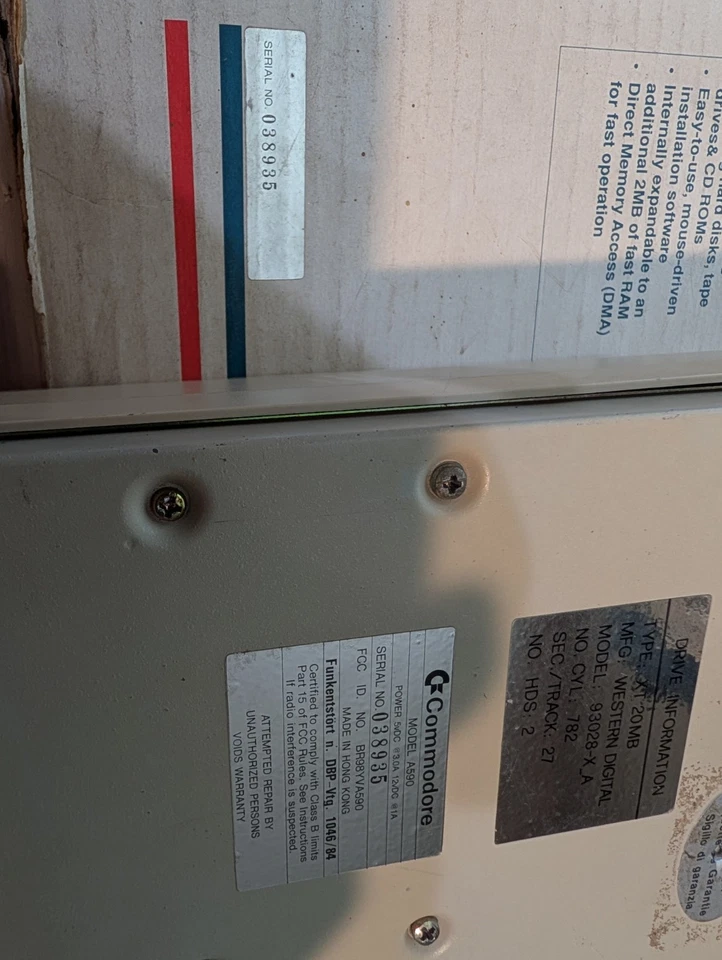 Disco duro Commodore AMIGA A590 Plus de colección en su caja original 20 MB SIN PROBAR Foto 3 de 4