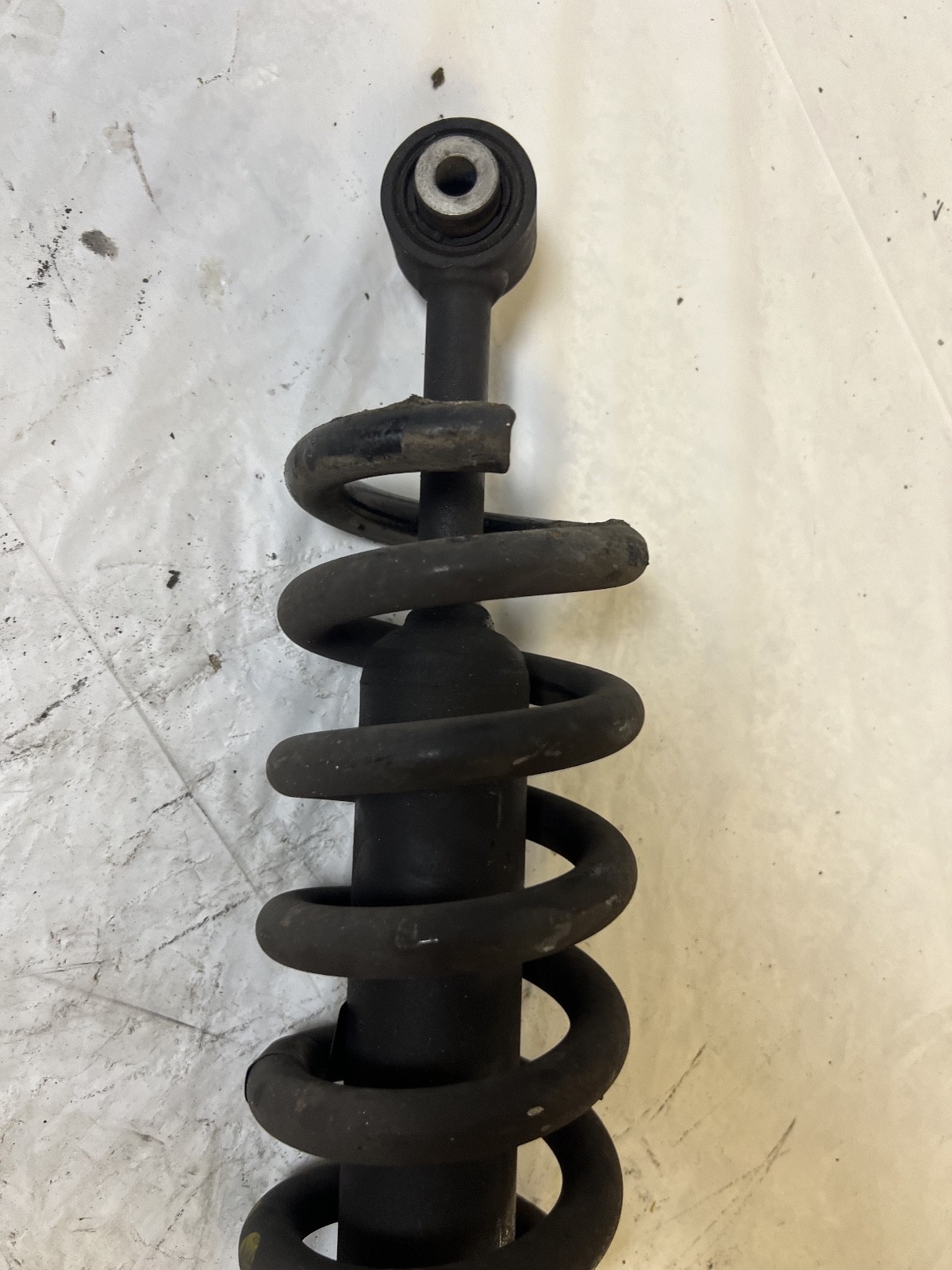 2014 - 2019 MASERATI GHIBLI REAR SHOCK ABSORBER STRUT OEM 06700088990