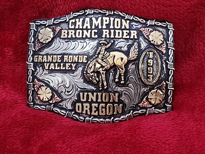 Pro Rodeo Trophy BRONC RIDING PRO CHAMPION RODEO TROPHY BUCKLE PRO☆UNION OREGON☆1993 ...
