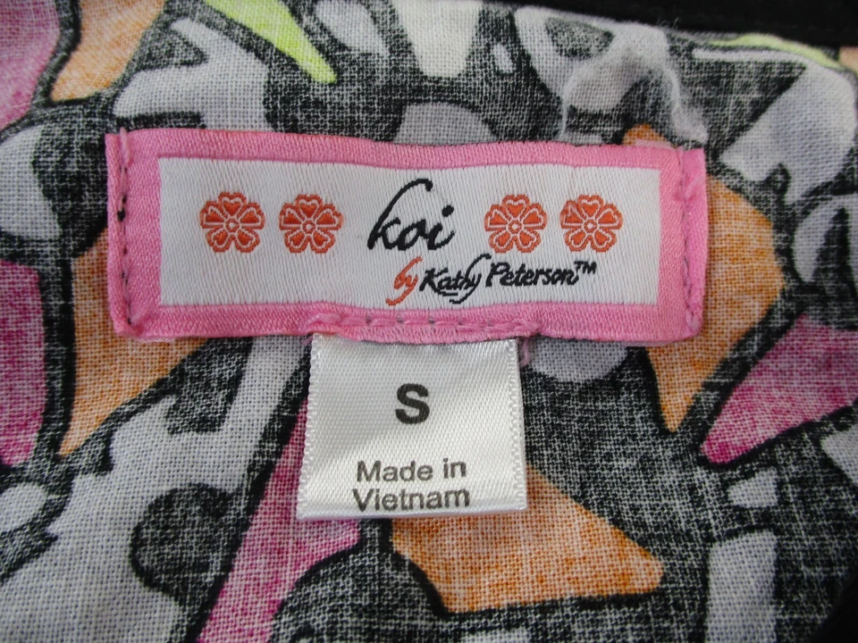 Koi by Kathy Peterson Geometric Pattern Multicolored Size Small Scrub Top 115PR - Image 4 of 4