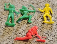 Toy Indians Figures Lot 4 Figures 2.5 Inches Tall