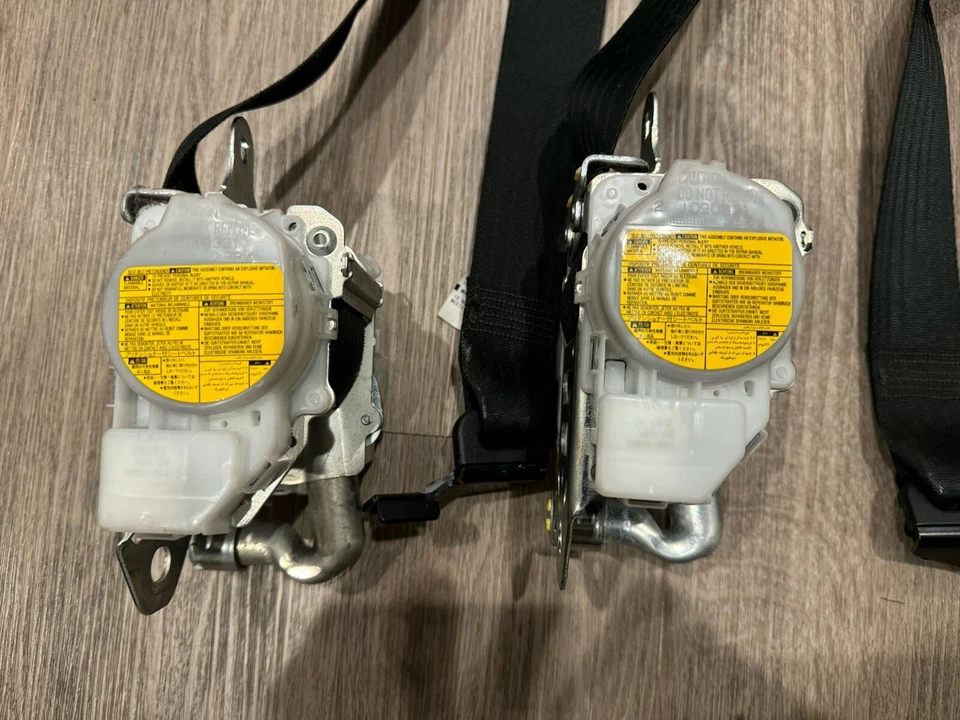 2011 Lexus RX350 Right & Left Seat Belts Black OEM - Image 4 of 4
